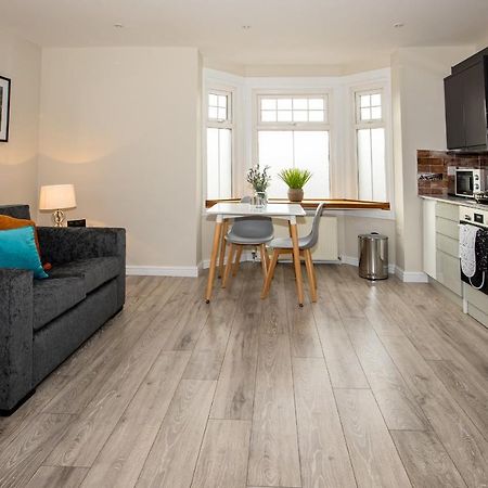 Appartamento Bright And Luxurious Flat In The Heart Of Reading Esterno foto